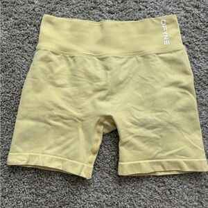 DFYNE High-Rise Women's Athletic Bike Shorts in Light Yellow